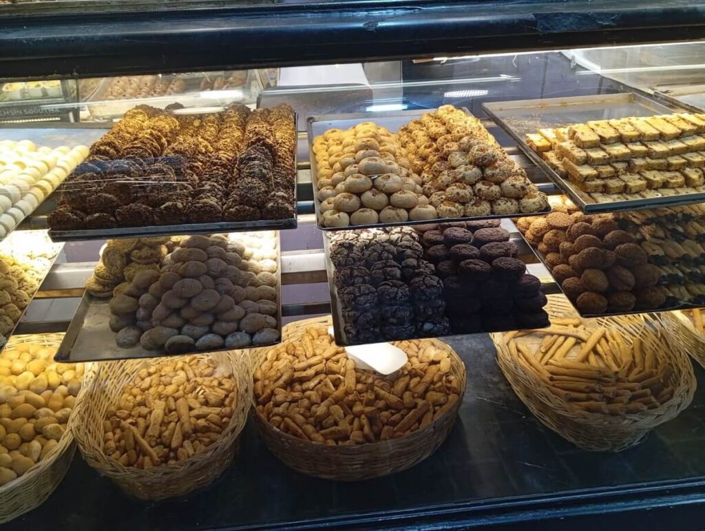 dolci turchi Kadıköy baklava lokum dessert Istanbul