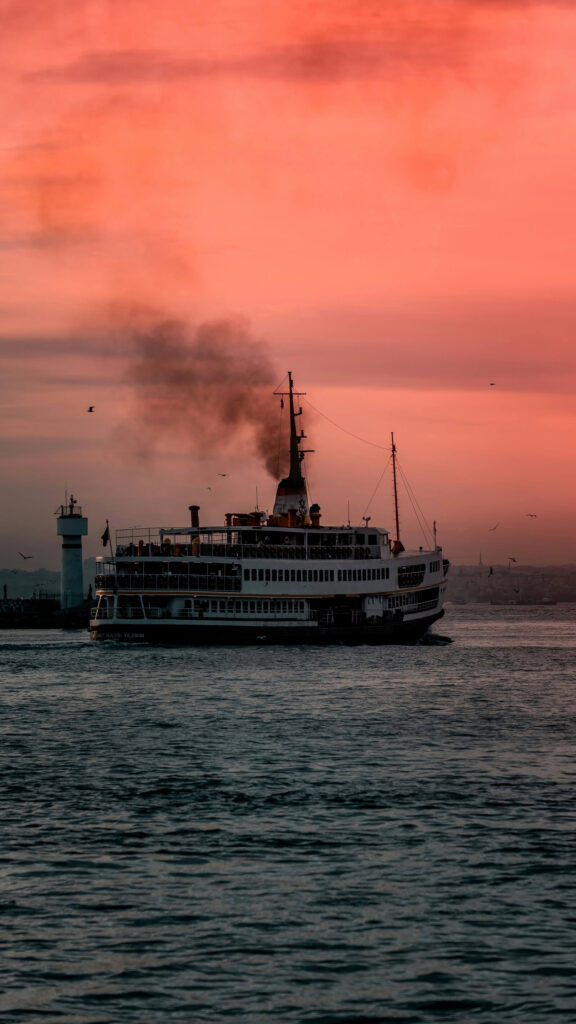 Traghetto da Kadıköy verso il centro di Istanbul