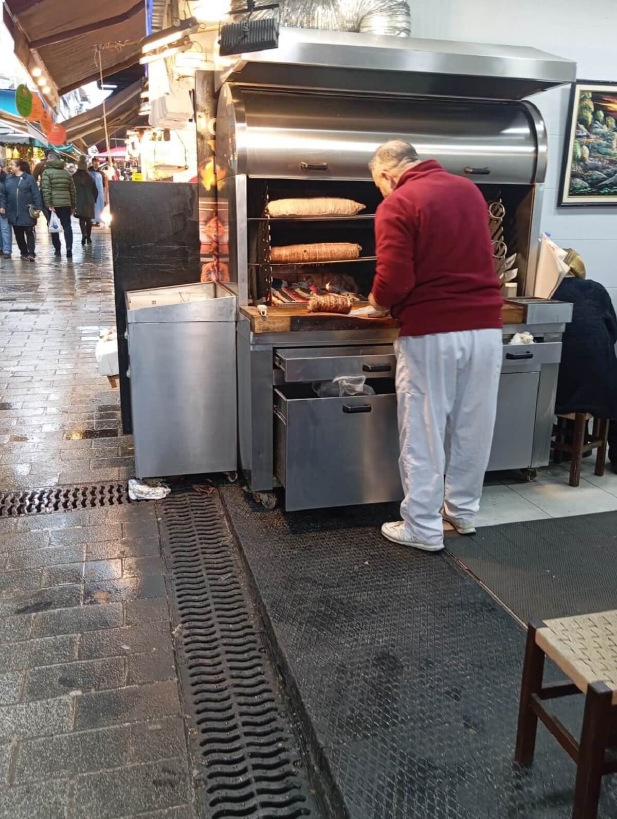 street food Kadıköy kokoreç Istanbul cibo di strada turco