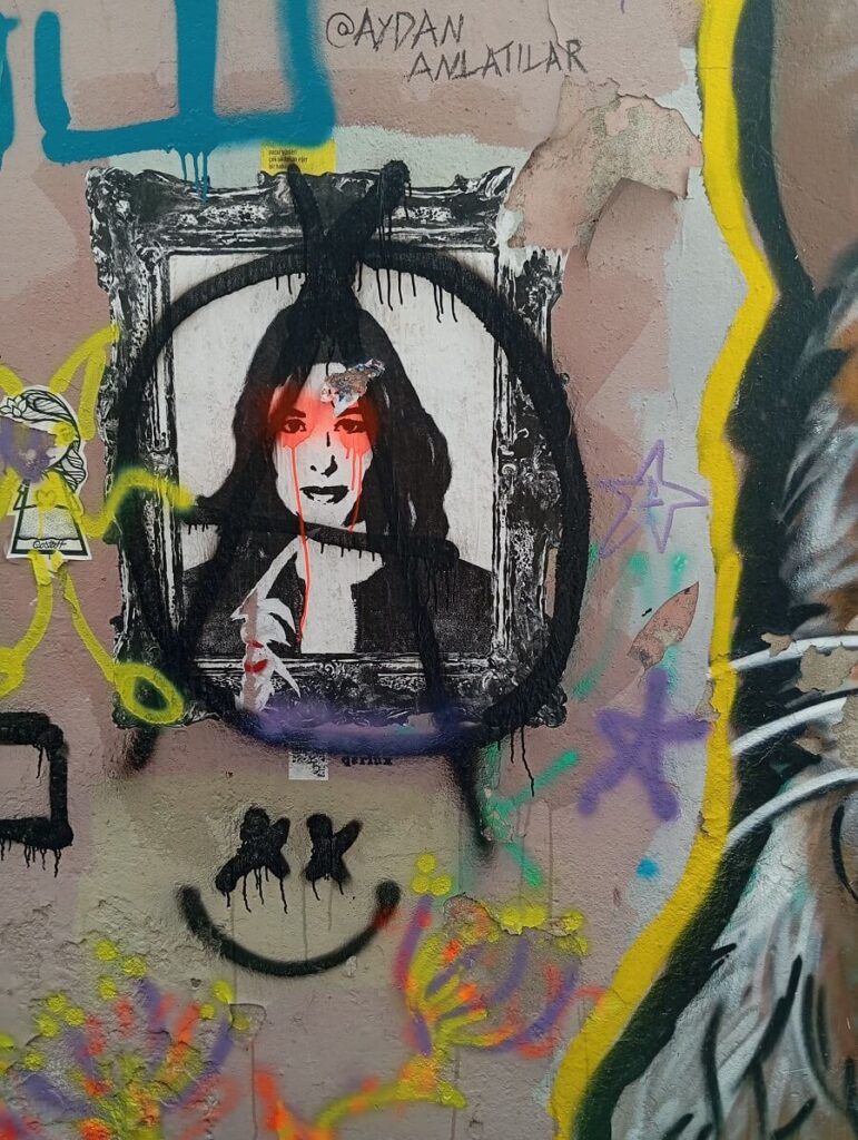 graffiti Kadıköy Yeldeğirmeni murales