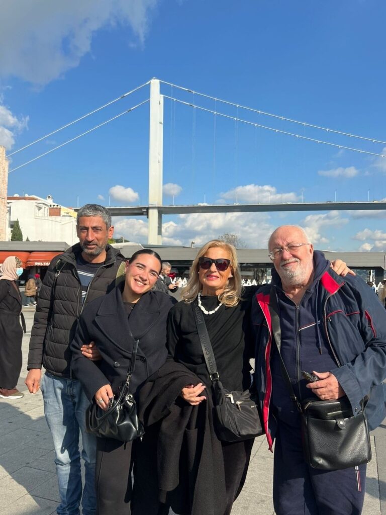 Famiglia italiana a Istanbul durante una crociera